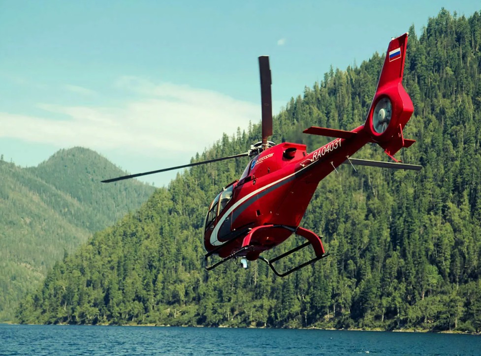 Полет на вертолете в Иркутске как подарок: для кого подойдёт такой сюрприз