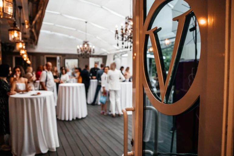 Семейный отдых во Владимире: почему выбирают отель в сосновом бору