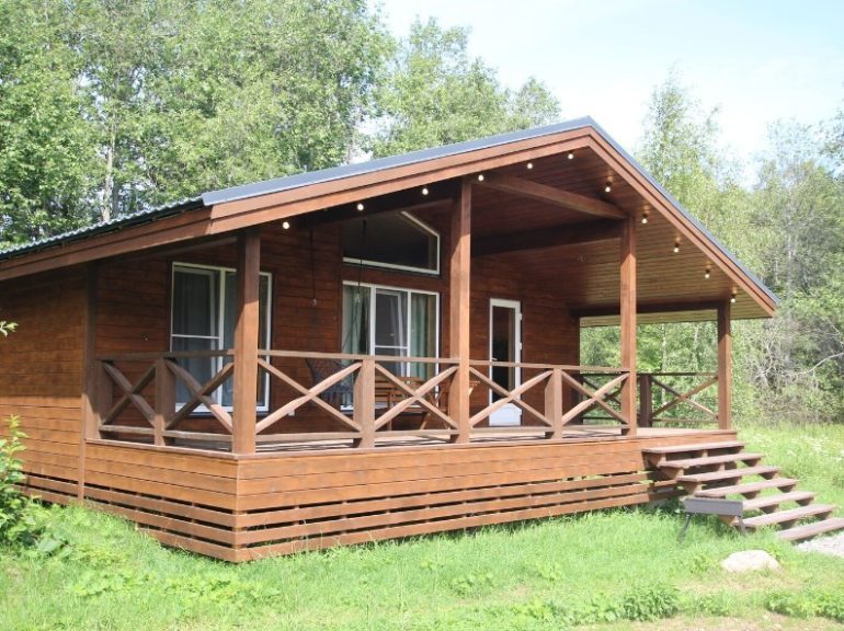 Где провести уикенд вдали от городской суеты: уютные домики в Ленинградской области